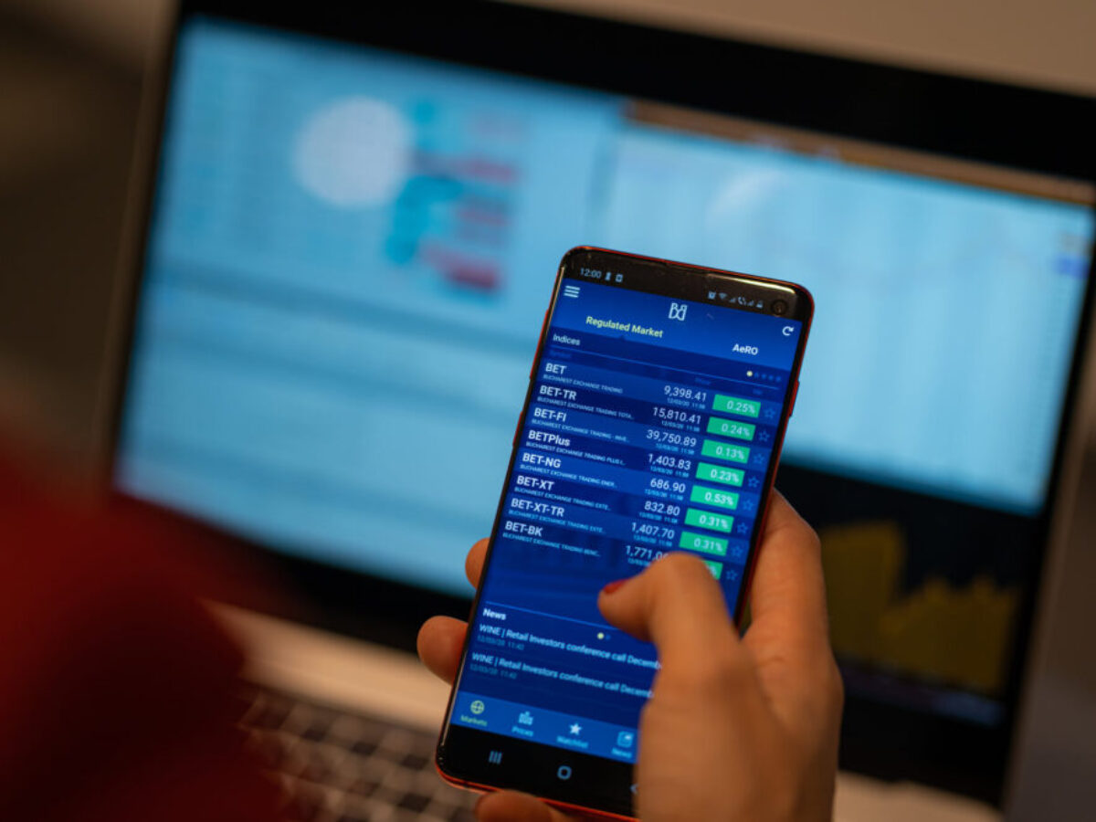 Bursa de la București pierde aproximativ 2,8 mld. lei din capitalizare, pe fondul haosului electoral