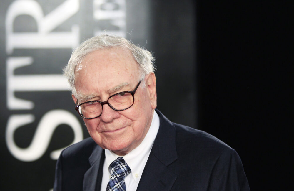 Warren Buffett donează 1,1 miliarde de dolari în acțiuni Berkshire Hathaway către organizații caritabile